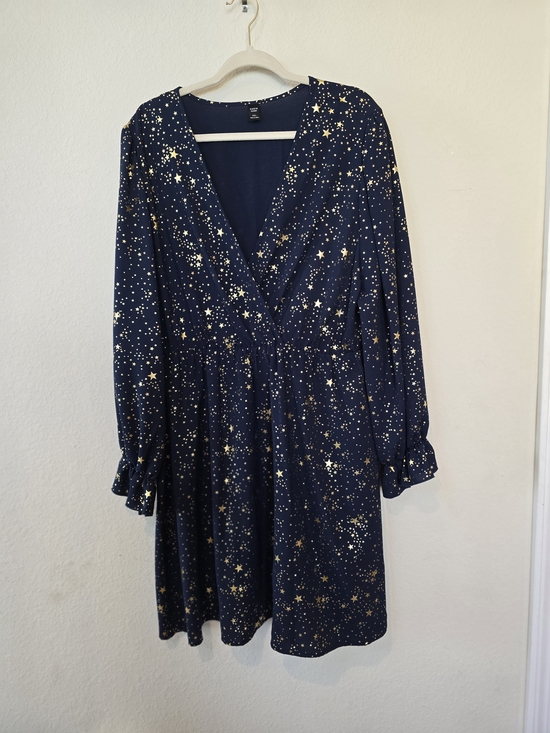 SHEIN Dresses & Skirts - NWOT Star Print Navy Wrap Dress with Gold Stars Sz 3X